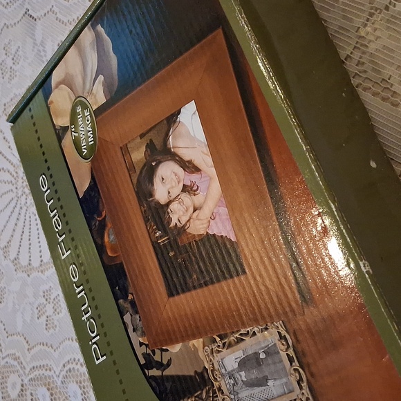 Digital Picture Frame - Picture 2 of 7